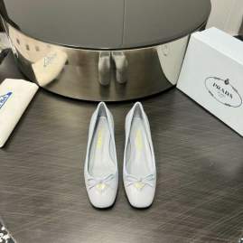Picture of Prada Shoes _SKUPradasz35-403CMYM100119087